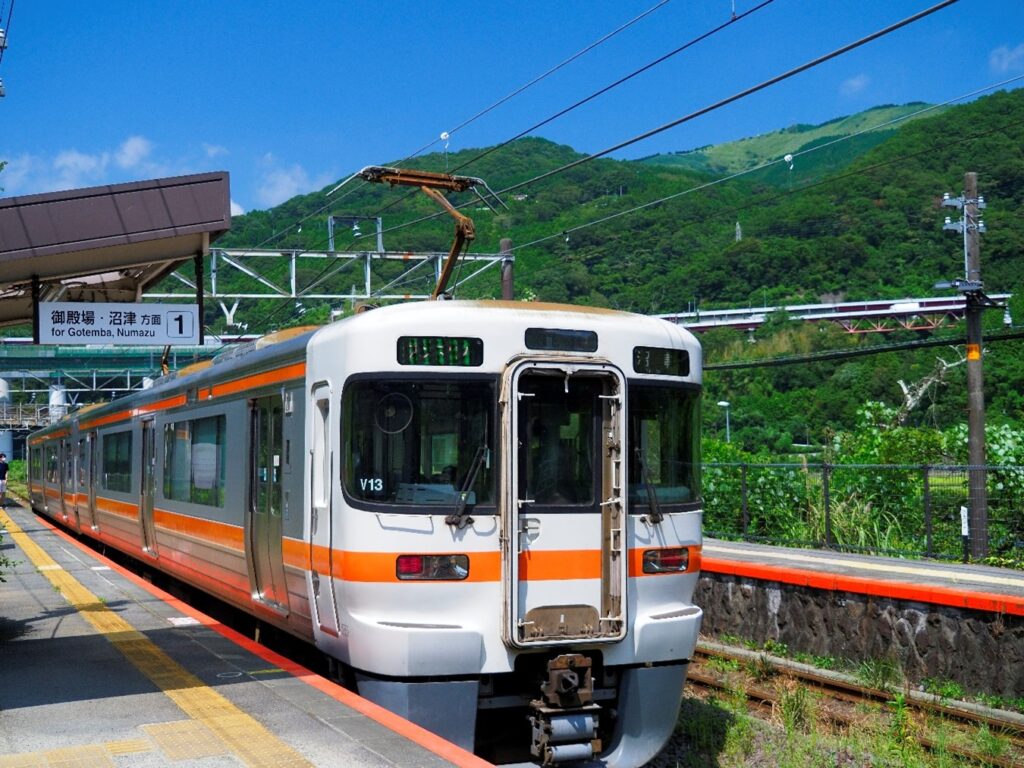 A train in Gifu