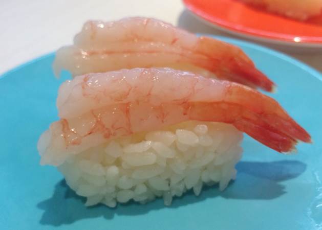 Amaebi sushi (raw sweet shrimp)